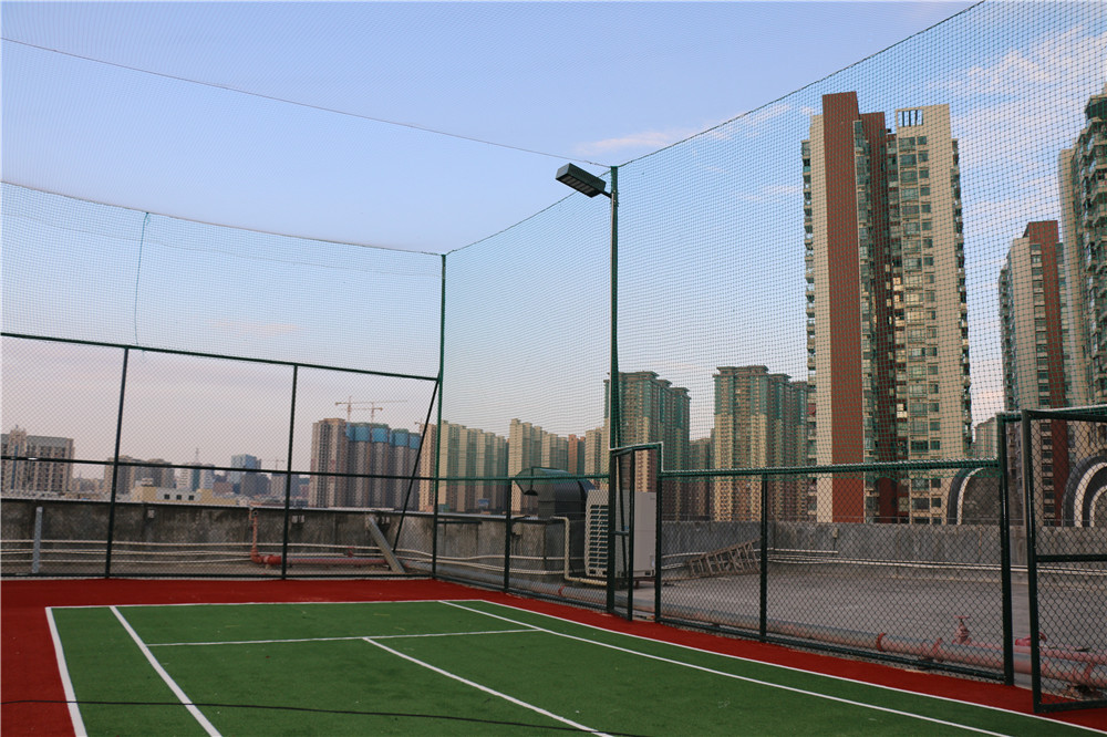 名称：K1体育楼顶羽毛球场围网